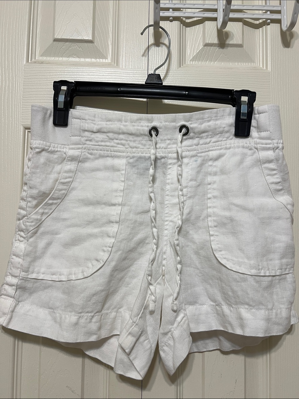 Athleta High-Waist White Drawstring Linen Shorts for Women. Size 2. 100% linen.